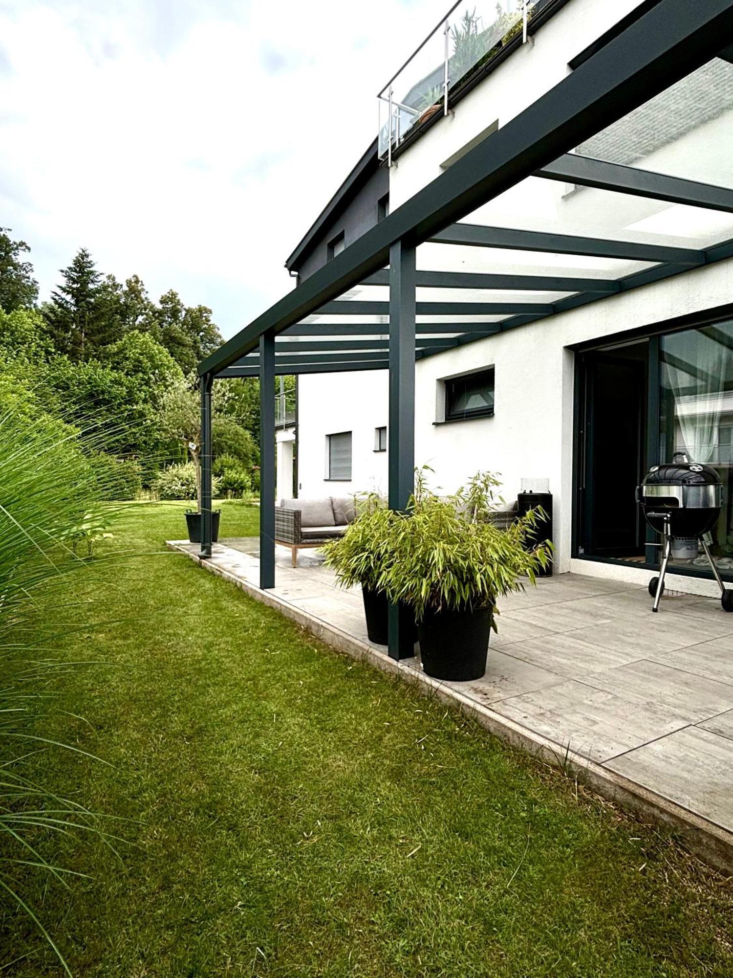 Schoene Wohnung Mit Terrasse Und Parkplatz Velden am Wörthersee Exterior foto
